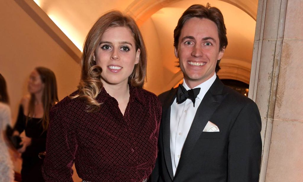 Beatriz de York disfruta de una noche de fiesta junto a su chico