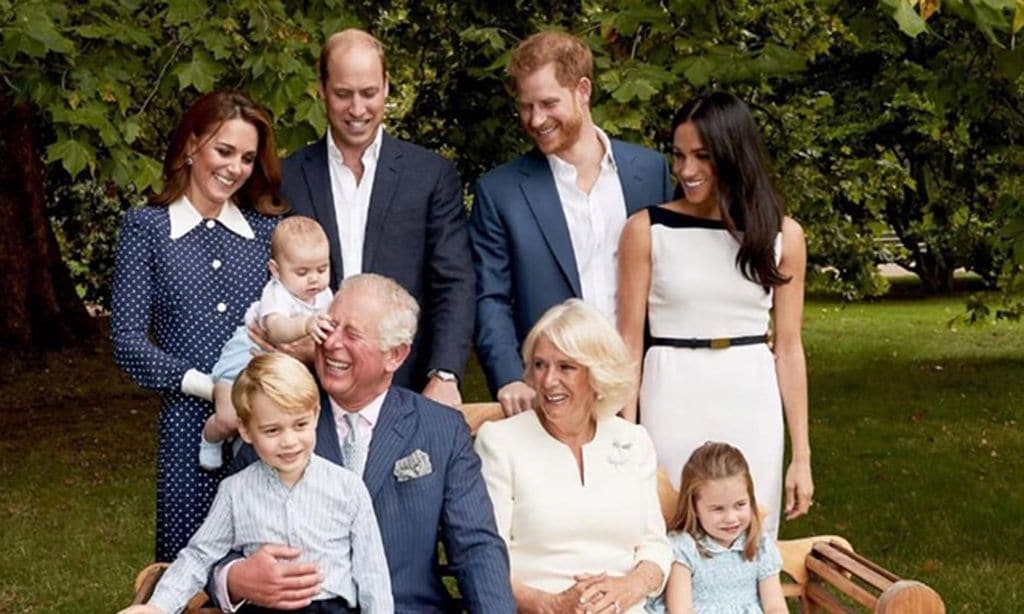 La Divertida Foto Con La Que El Principe Carlos Ha Felicitado A Su Nieto Louis