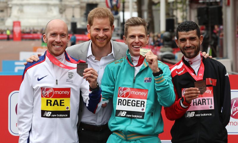 ¡'Sprint' final! El príncipe Harry asiste a la Maratón de Londres en la cuenta atrás para ser padre