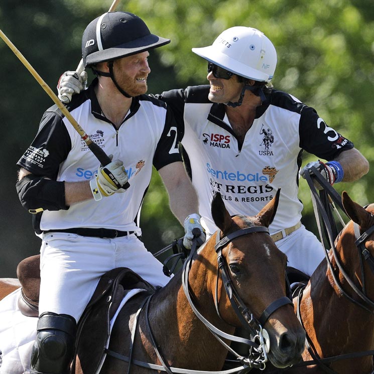 Nacho Figueras, gran amigo del príncipe Harry, le defiende de las críticas por separarse del pequeño Archie