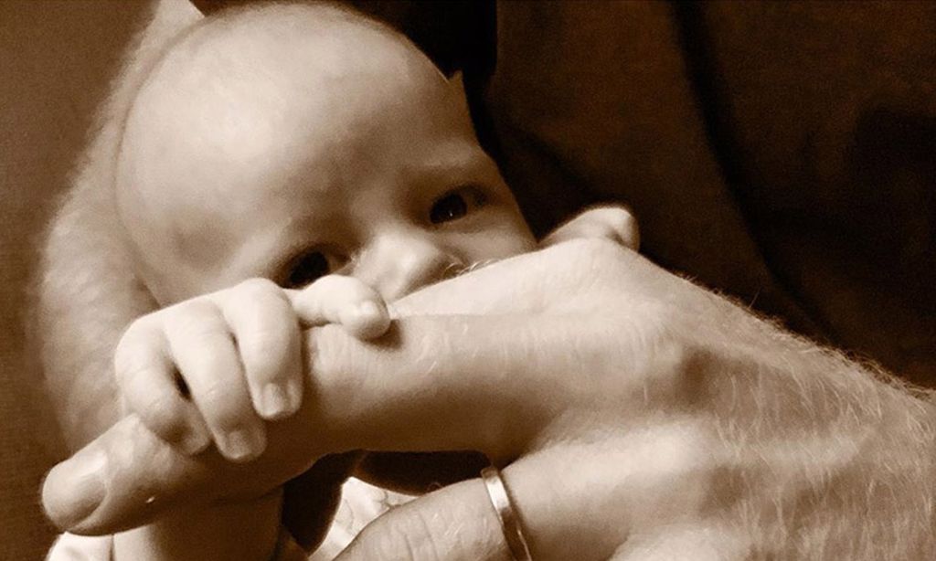 Archie, ahora sí podemos comparar, ¿son los ojos de papá?