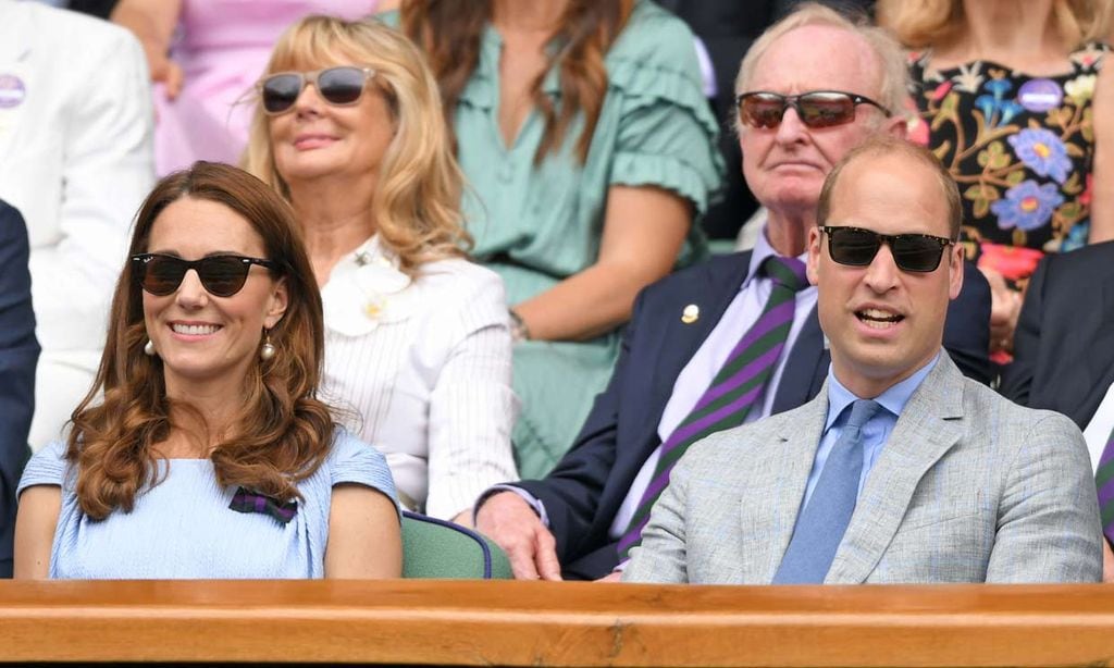 Los duques de Cambridge con los Middleton en la final de Las gafas de sol de la duquesa de cambridge son un