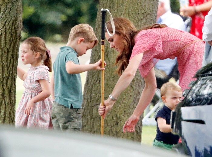 La duquesa de Cambridge con sus hijos