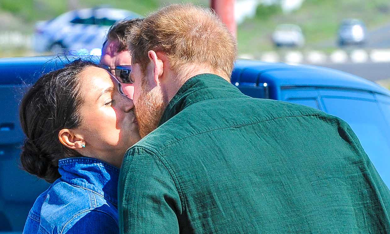 'Wow'! El beso de película de los duques de Sussex