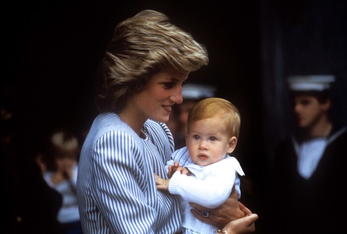 Príncipe Harry con Diana de Gales