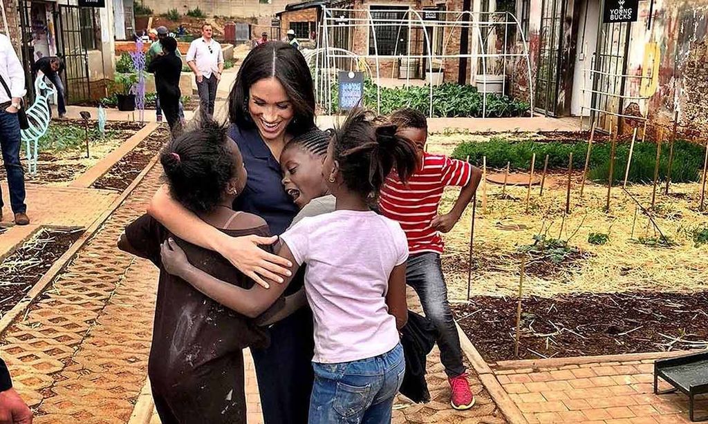 La curiosa anécdota de Meghan Markle en su visita por sorpresa a un estudio de arte
