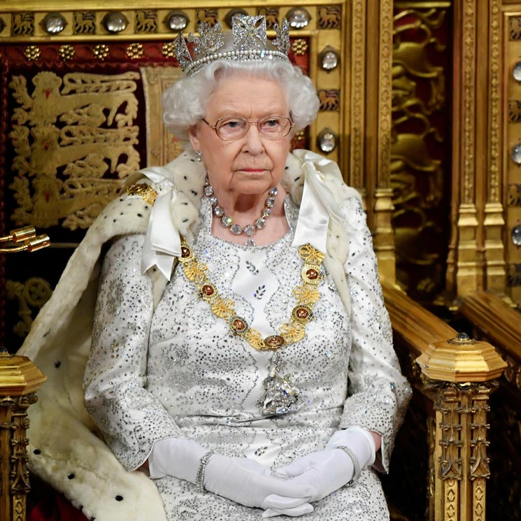 Isabel II rompe con la tradición en la apertura del Parlamento británico