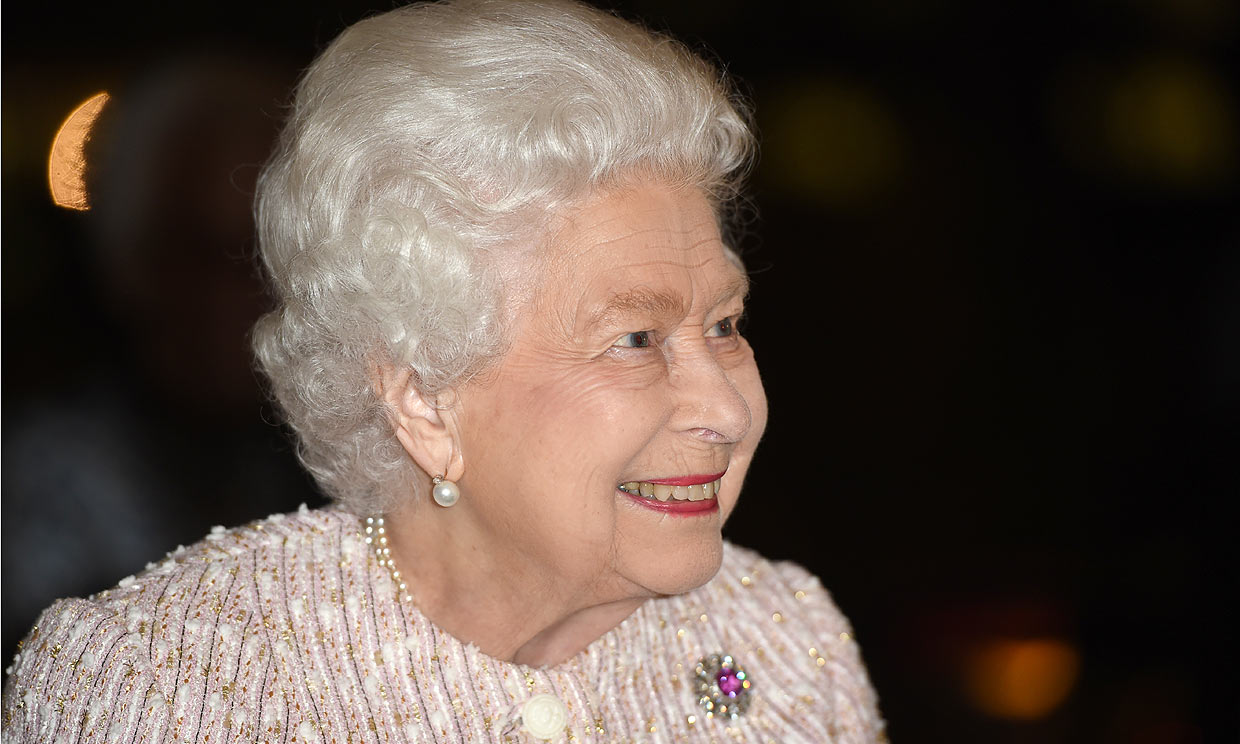 Isabel II de Inglaterra reaparece tras el comunicado emitido por su hijo Andrés