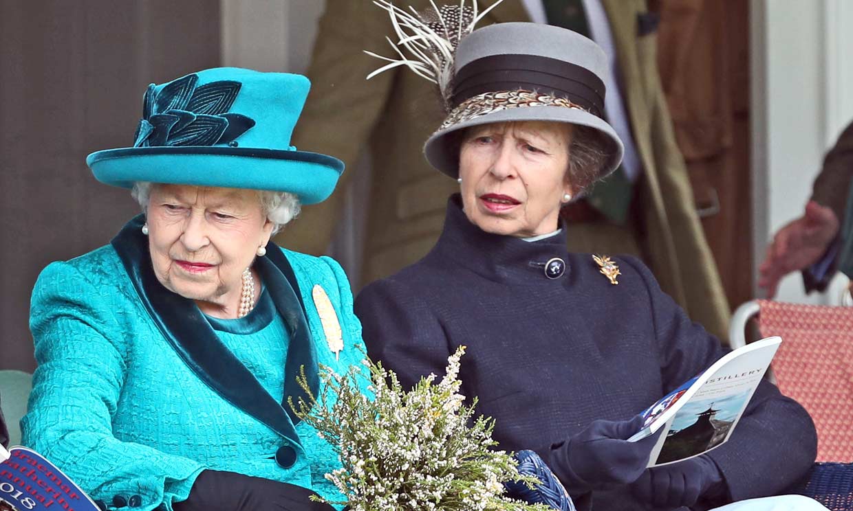 Esto es lo que realmente sucedió entre Isabel II y su hija, la princesa Ana,  en la bienvenida a los Trump