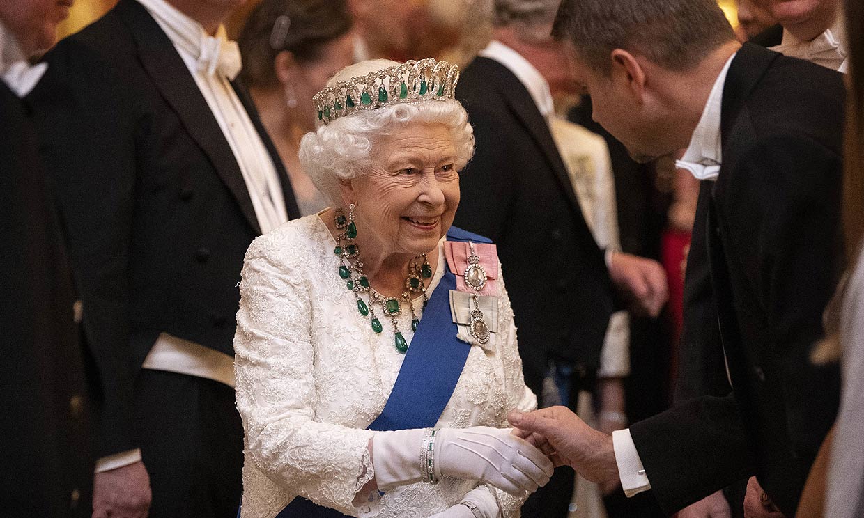 ¡'Glamour' en Buckingham! La Familia Real luce sus mejores galas para agasajar al cuerpo diplomático