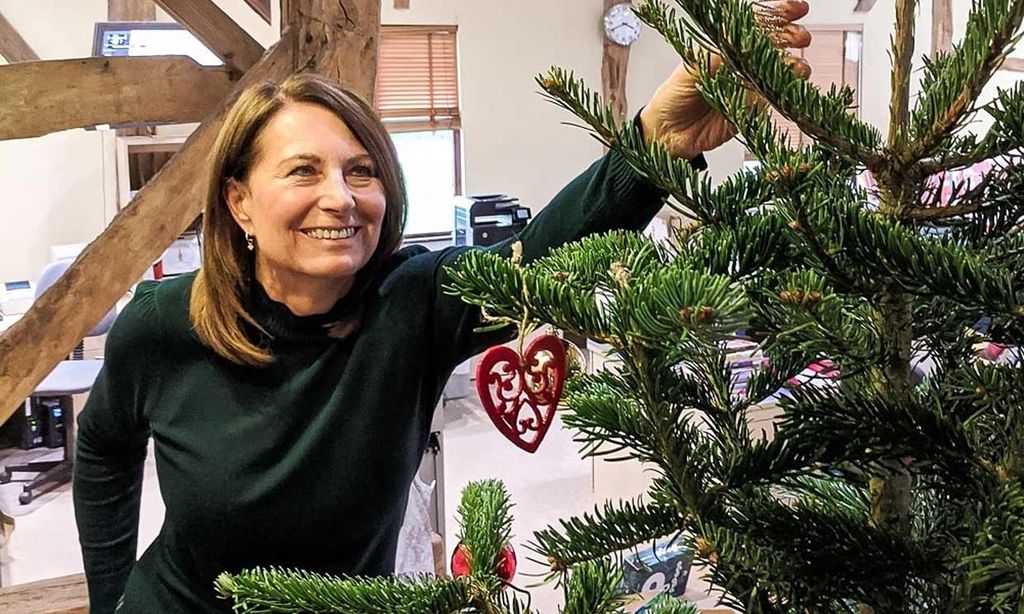La madre de la duquesa de Cambridge nos sorprende ¡convertida en una auténtica Jedi!