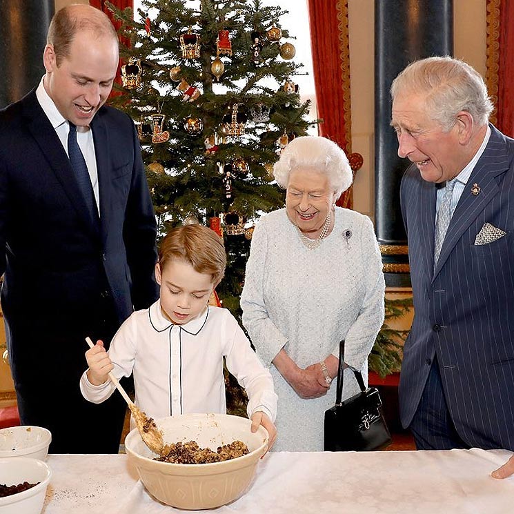 ¡Un minichef en Palacio! George de Cambridge conquista con su receta del pudding navideño