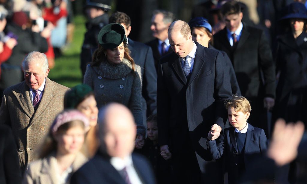 La Familia Real británica se reúne en la misa de Navidad con notables presencias y una ausencia