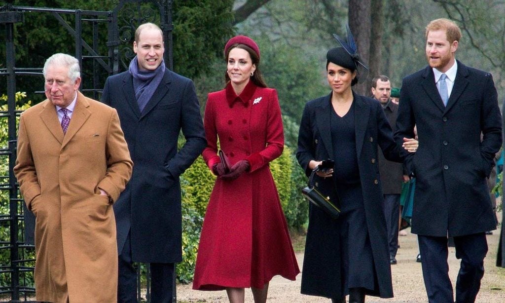 Los miembros de la realeza británica, 'profundamente dolidos' por la decisión de los duques de Sussex