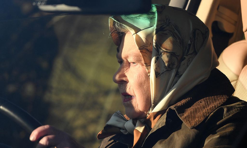Las primeras imágenes de la reina Isabel II tras la polémica de los duques de Sussex
