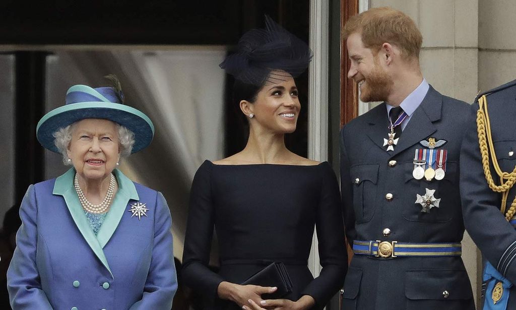 Isabel II: 'Estoy particularmente orgullosa de cómo Meghan se ha convertido en una más de la familia'