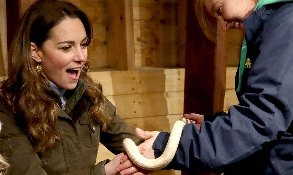 Kate Middleton, la duquesa 'pluriempleada' que se atreve con todo en una visita sorpresa