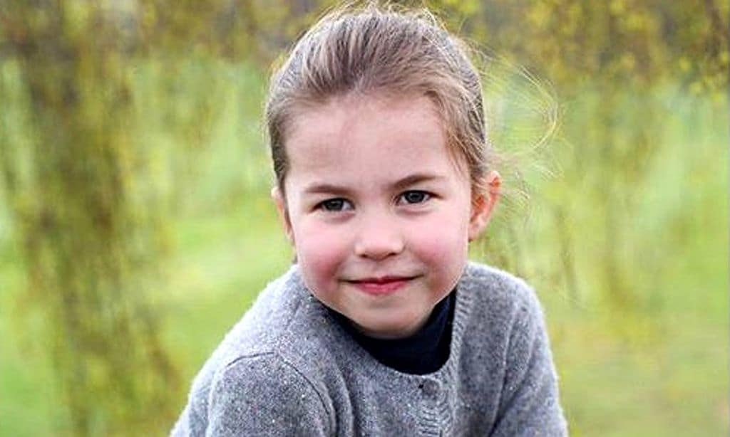 La duquesa de Cambridge abre su álbum personal para compartir una foto inédita de Charlotte