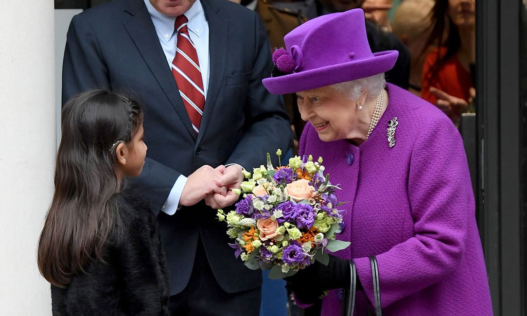 La Reina Isabel Ii Llevo Ortodoncia Y Ahora Consuela A Los Ninos Con Su Historia