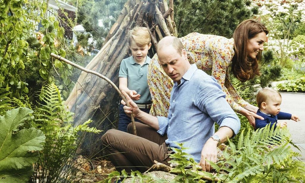Entre corderitos y tractores, las vacaciones más campestres de los duques de Cambridge y sus hijos
