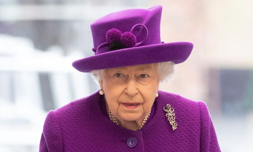 Isabel II cambia su agenda por el COVID-19 y apela a la unión de los ciudadanos