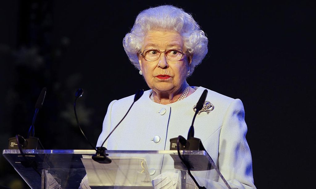 El Palacio de Buckingham revela parte del histórico discurso que ofrecerá esta tarde Isabel II 