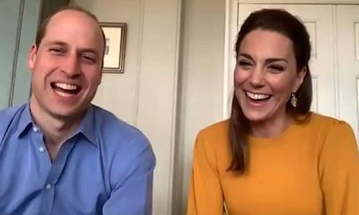 El príncipe Guillermo y Kate Middleton hacen una divertida videollamada a un grupo de niños