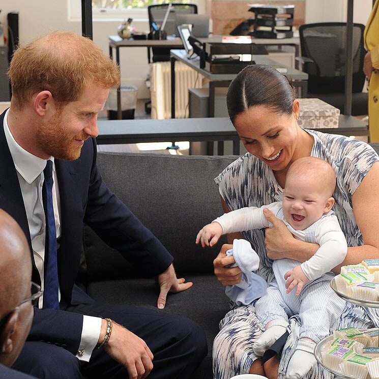 El pequeño Archie y los Duques felicitan 'virtualmente' a la reina Isabel desde Los Ángeles
