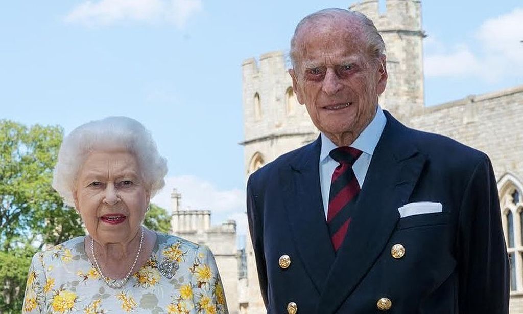 Felipe de Edimburgo conmemora su 99 cumpleaños con una nueva foto junto a Isabel II