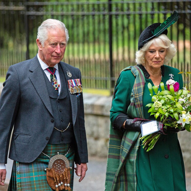 ¡Adiós Escocia, hola Londres! Carlos y Camilla vuelven a su hogar tras el confinamiento