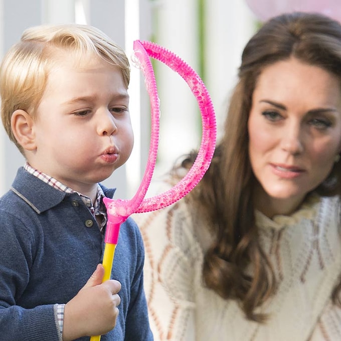 La tradición familiar que comenzó Diana de Gales con sus hijos y que a George de Cambridge le encanta 