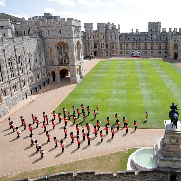¡Llamamiento con 'urgencia' a los turistas ! Los palacios de Isabel II necesitan un balón de oxígeno