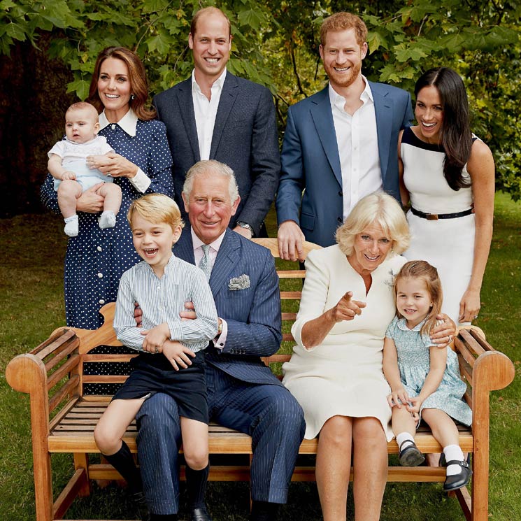 El 70º cumpleaños de Carlos de Inglaterra no fue tan feliz: la verdadera historia tras la foto familiar
