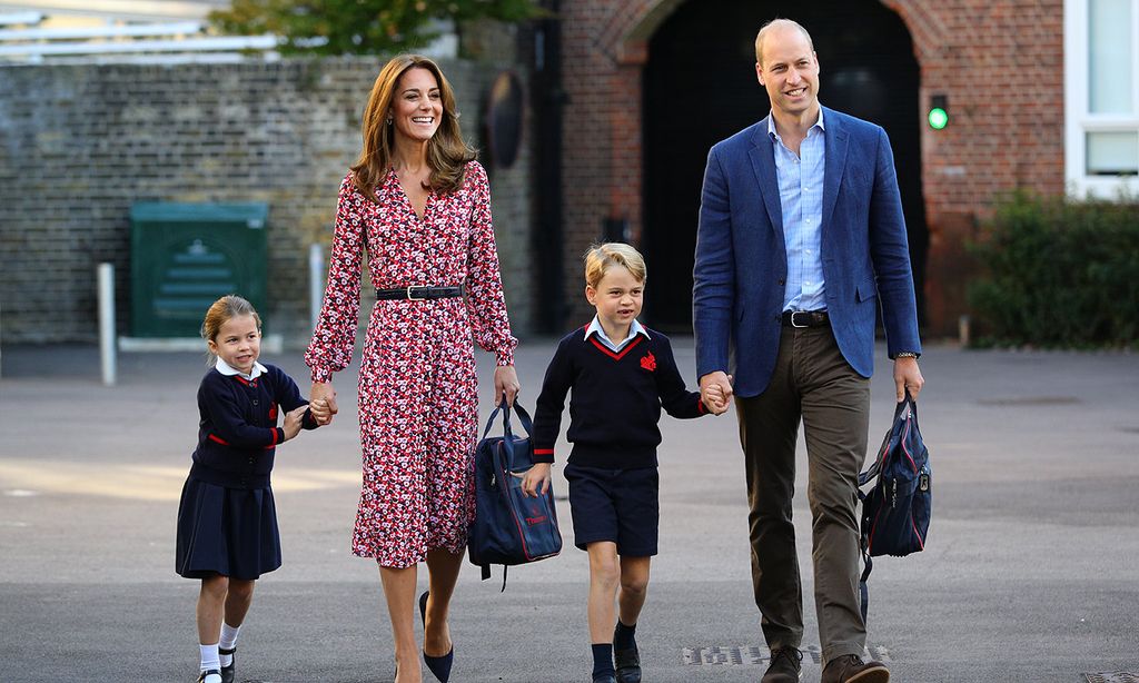 Duques de Cambridge con sus hijos