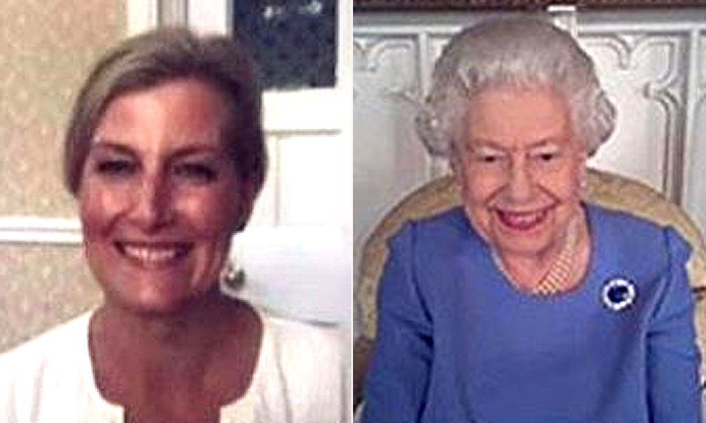 ¡Una reina multimedia! Isabel II vuelve a sorprender con su dominio de las nuevas tecnologías