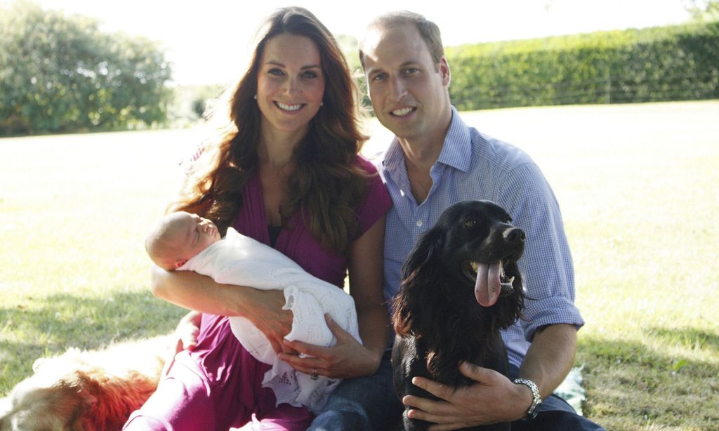 Los Duques de Cambridge lloran la muerte de su perro Lupo, protagonista de sus mejores posados