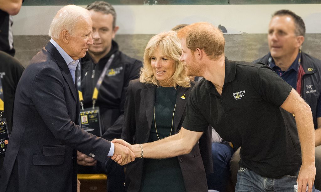 El príncipe Harry 'aparece' por sorpresa en la toma de posesión de Joe Biden