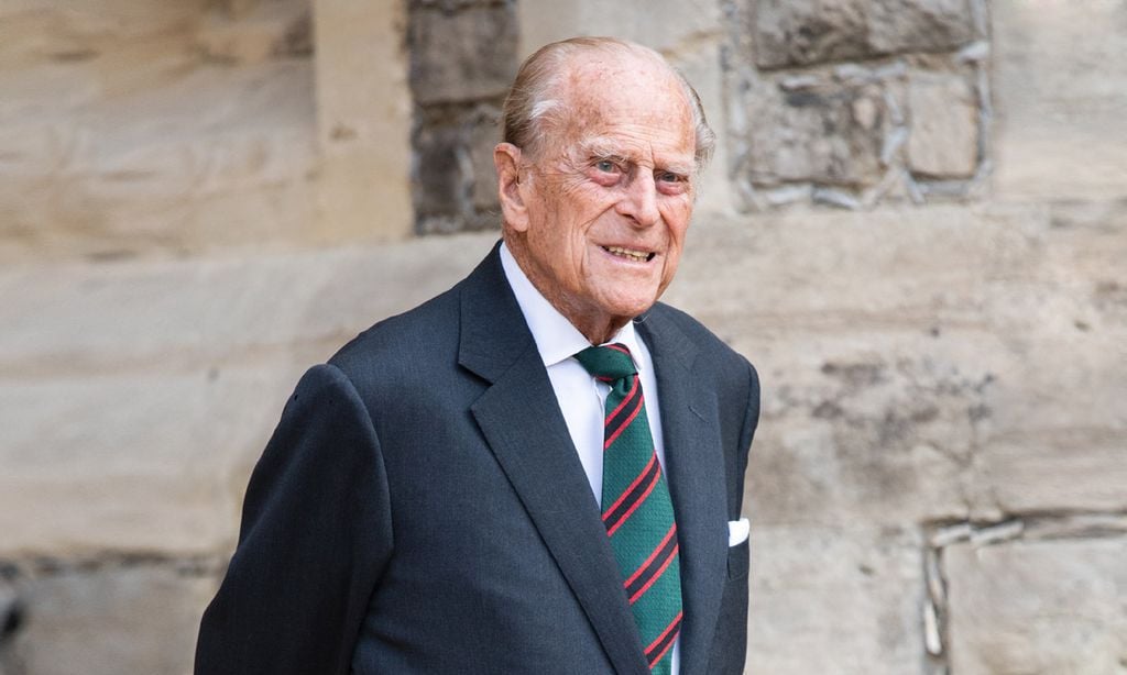 Felipe de Edimburgo, de 99 años, permanecerá en el hospital unos días más