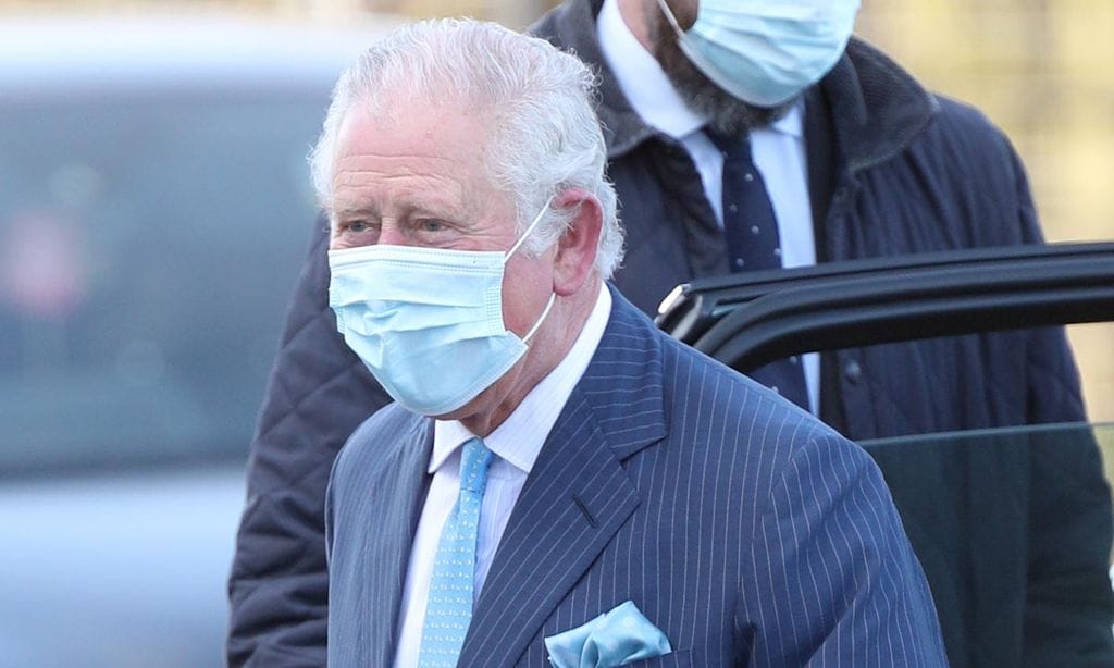 La reacción del príncipe Carlos a las preguntas sobre las declaraciones de Harry y Meghan