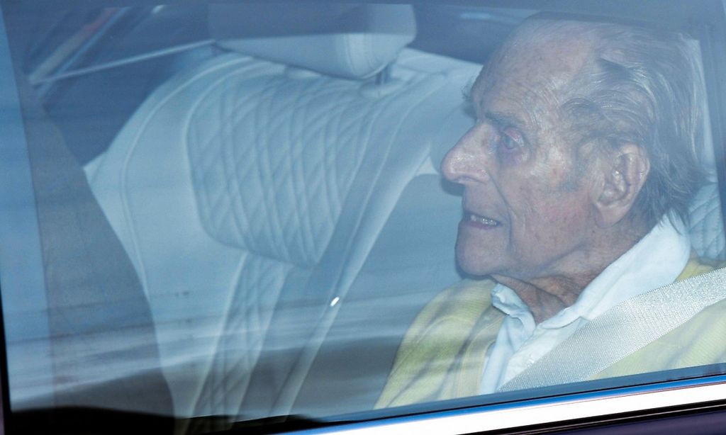 Primeras imágenes del duque de Edimburgo, de 99 años, tras recibir el alta médica