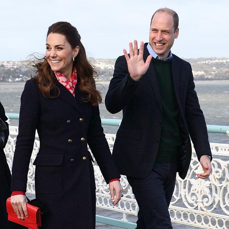 ¿Se siente el príncipe Guillermo atrapado en la familia Real como su hermano? Sus amigos responden