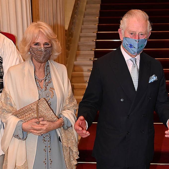 El príncipe Carlos recuerda los orígenes de su familia en su visita oficial de Grecia