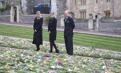 La emoción de los condes de Wessex y su hija al visitar el homenaje improvisado al duque de Edimburgo