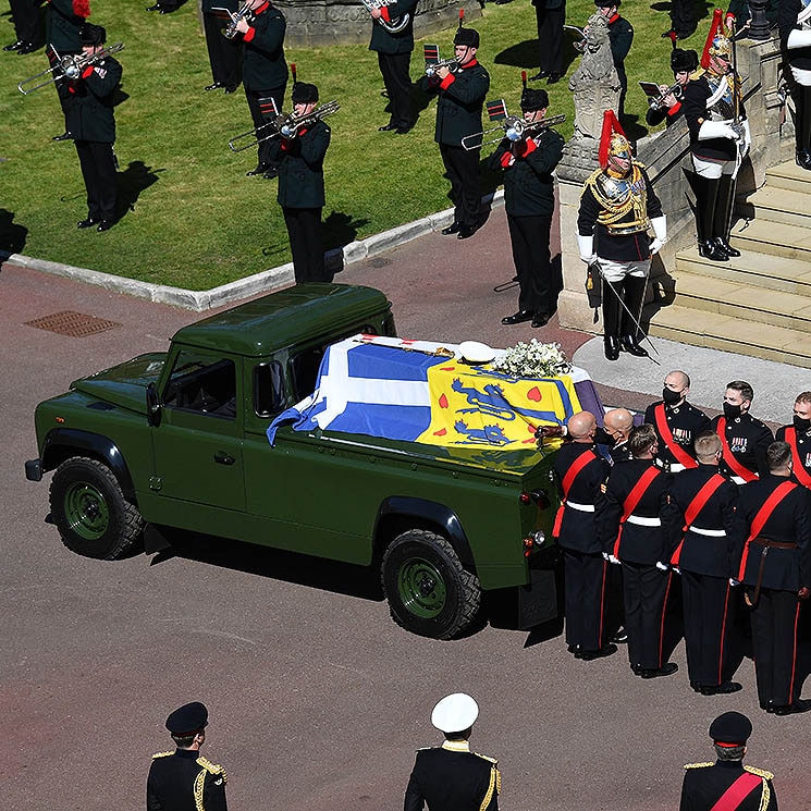 El duque de Edimburgo dedicó más de una década de su vida en diseñar el Land Rover portador de su féretro