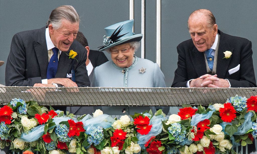 Isabel II, duque de Edimburgo y Michael Oswald