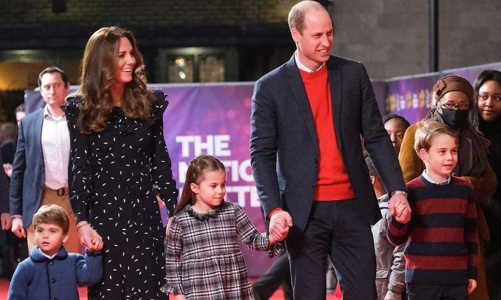 Nuevo peinado y ¿nuevos parecidos? La evolución de la princesa Charlotte