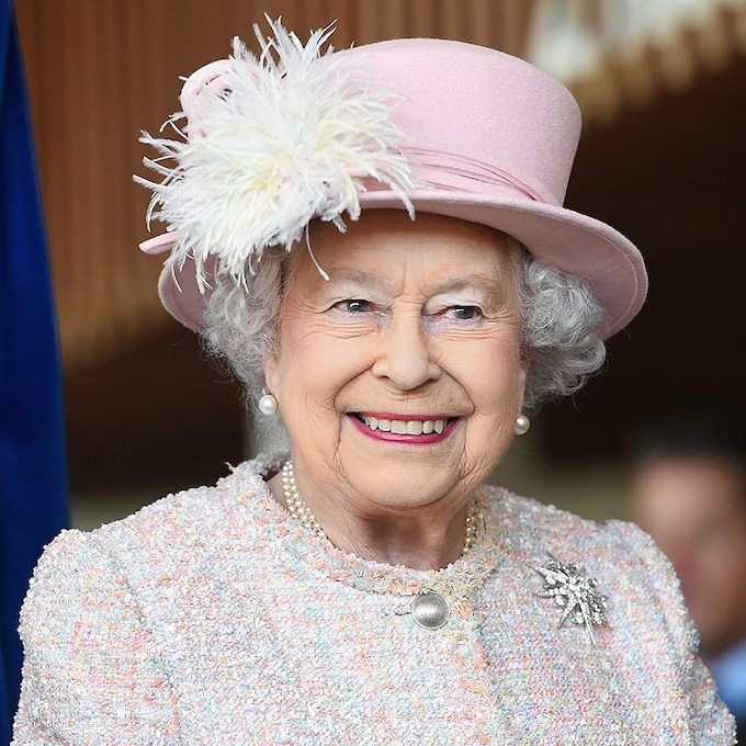 Isabel II recuerda con orgullo la medalla que obtuvo por su mayor logro en la adolescencia