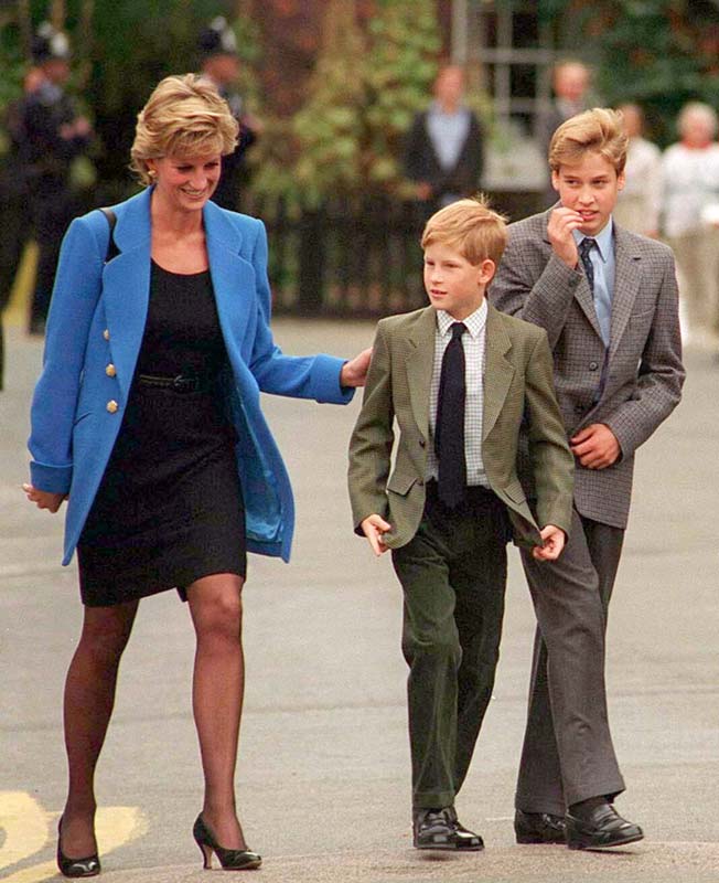 La princesa Diana de Gales con sus hijos