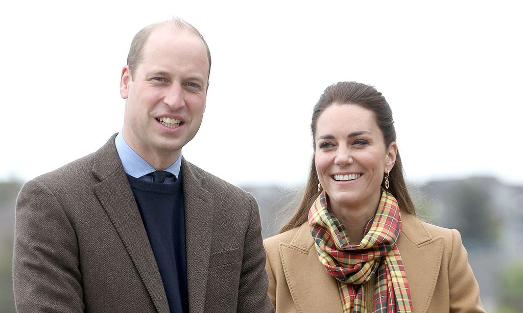 Los duques de Cambridge surcan los mares en su visita oficial a las Islas Orcadas en Escocia