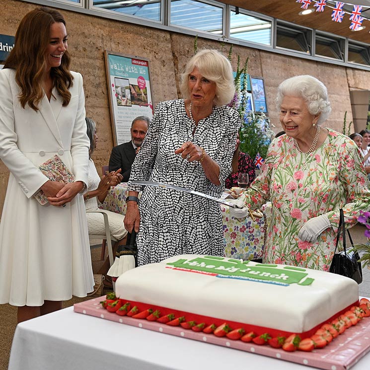 Isabel II, junto a su familia, ejerce de anfitriona de los líderes del G7 